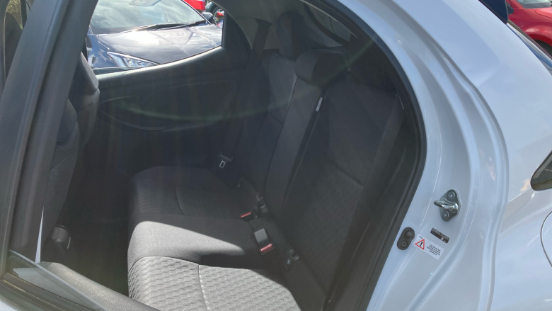 Toyota Yaris 1.5 Hybrid Design 5dr CVT Hybrid Hatchback